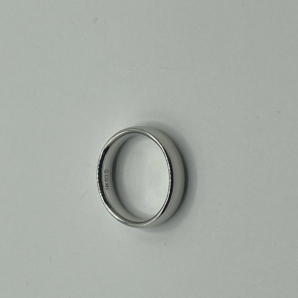 14k White Gold Comfort Fit 5mm Wedding Ring Wedding Band Size 6 - Picture 3 of 4